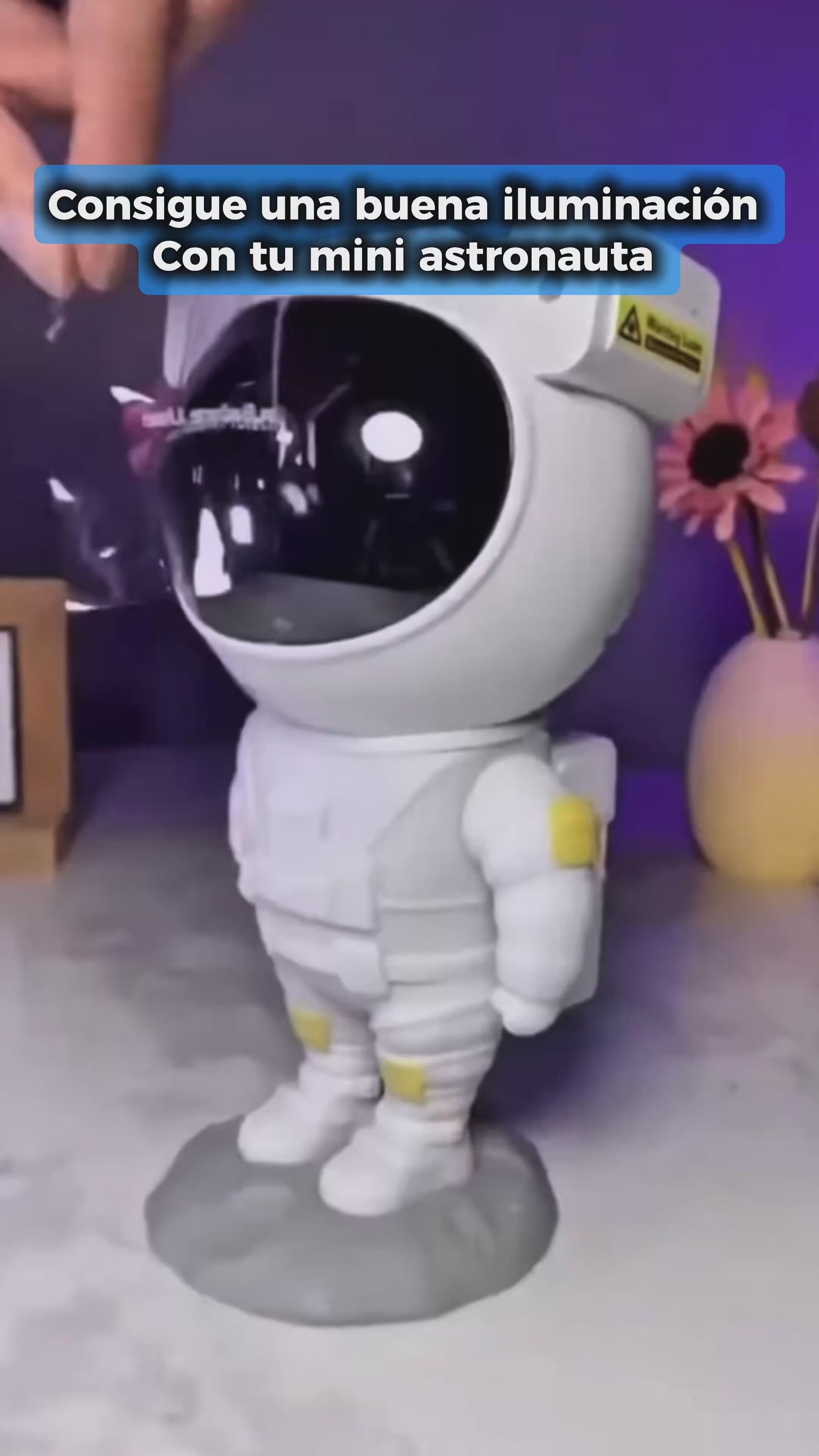 Proyector astronauta con altavoz bluetooth